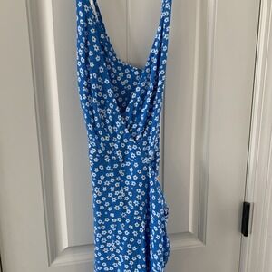 Skylar + Madison Size Small Blue Floral Short Jumpsuit
